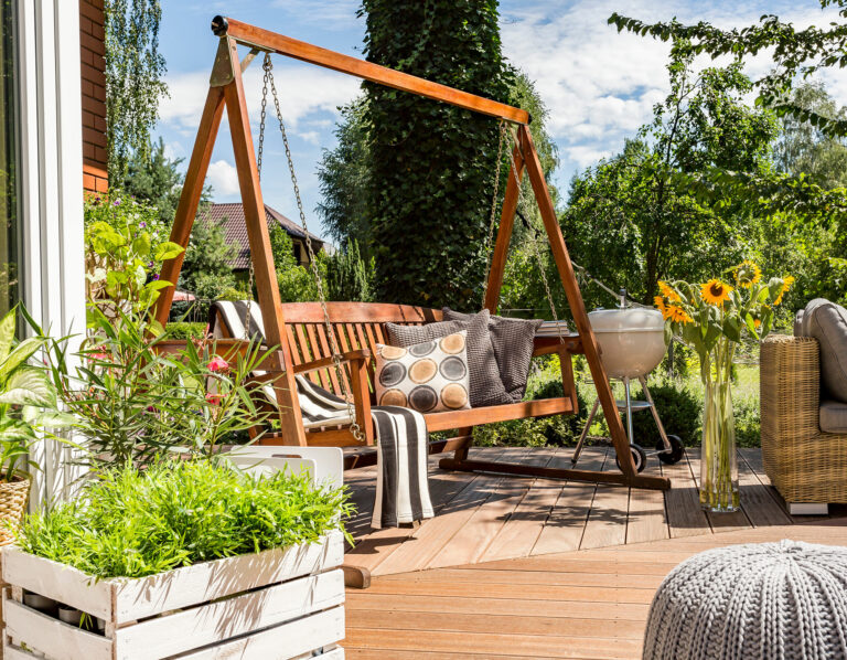 The Ultimate Guide to Choosing the Perfect Swing Seat for Your Garden