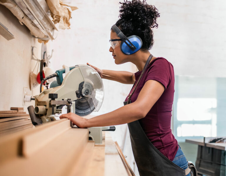 The Ultimate Guide to Buying a Mitre Saw: What Every Joiner Needs to Know